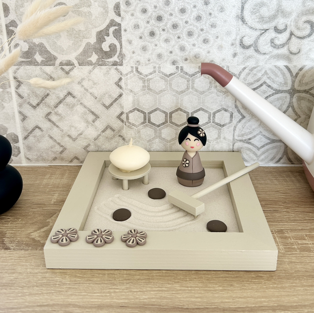 Jardin zen d&#039;intérieur kokeshi &quot;taupe&quot;
