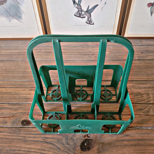 Panier vintage range bouteilles plastique vert Pfungstädter