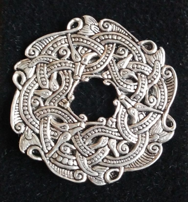Pewter lapel pin - Interwoven circle