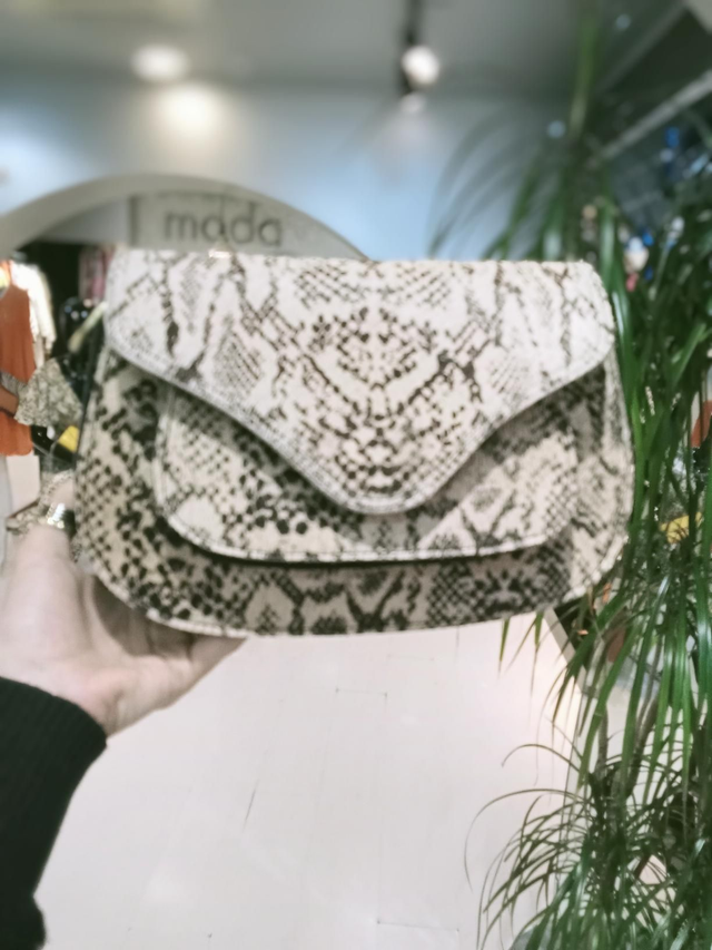 Mala de pele colorida 