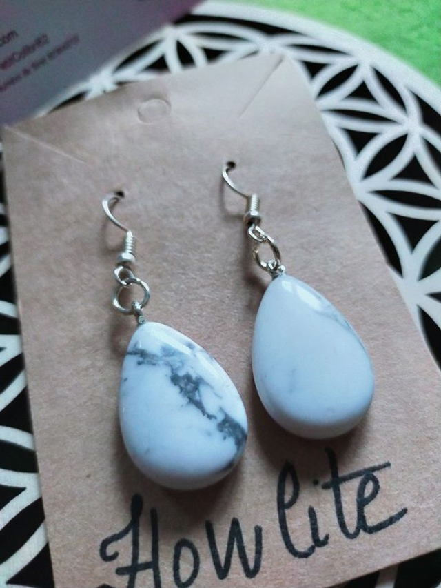 ♡ Boucles Goutte Howlite ♡
