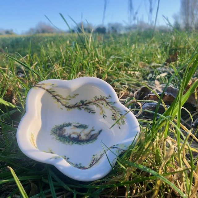 Upcycled flower dish