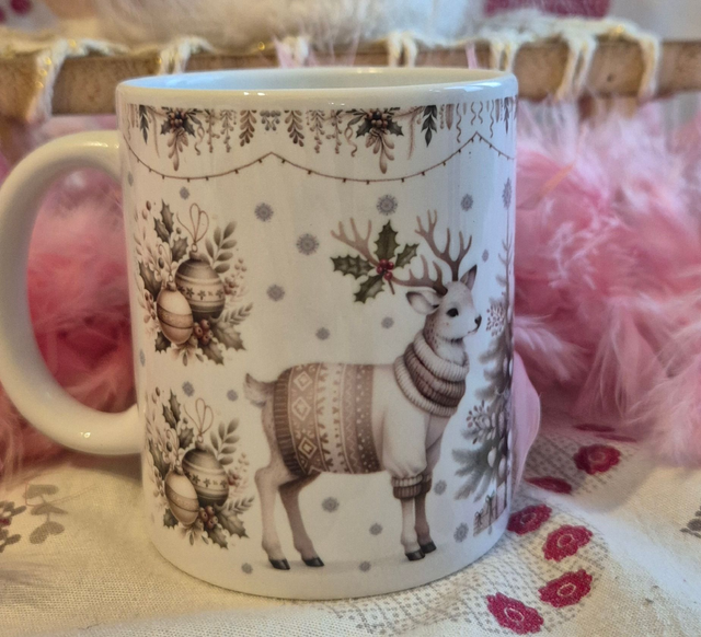 🦌 Tasse Charme Rustique Hivernal : Gnome et Renne en Pull Norvégien ☕