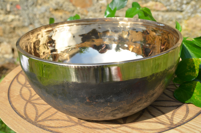 Bol Tibétain Ishana noir/or 1450-1550gr