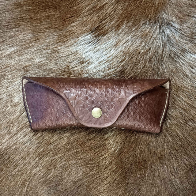 Kožené puzdro na okuliare 005