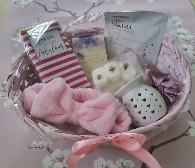 Gift Basket Aromatherapy &amp; Pamper