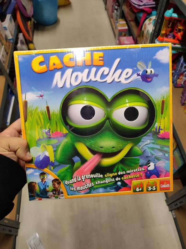 CACHE MOUCHE