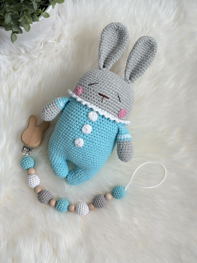 Doudou Lapin Bleu + Attache tétine