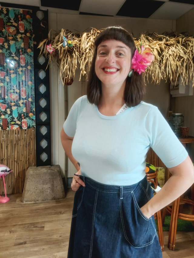 Haut basique bleu ciel