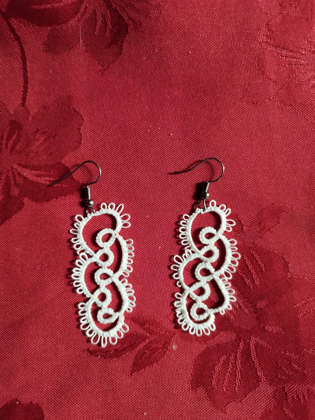 Boucles d'oreilles frivolité blanche 