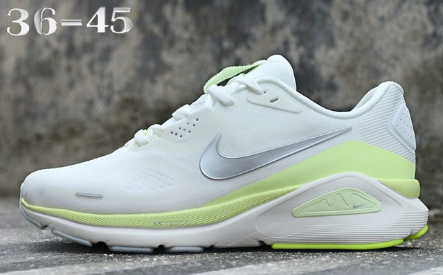 Nike Structure 26 (Vendu sans la boîte )