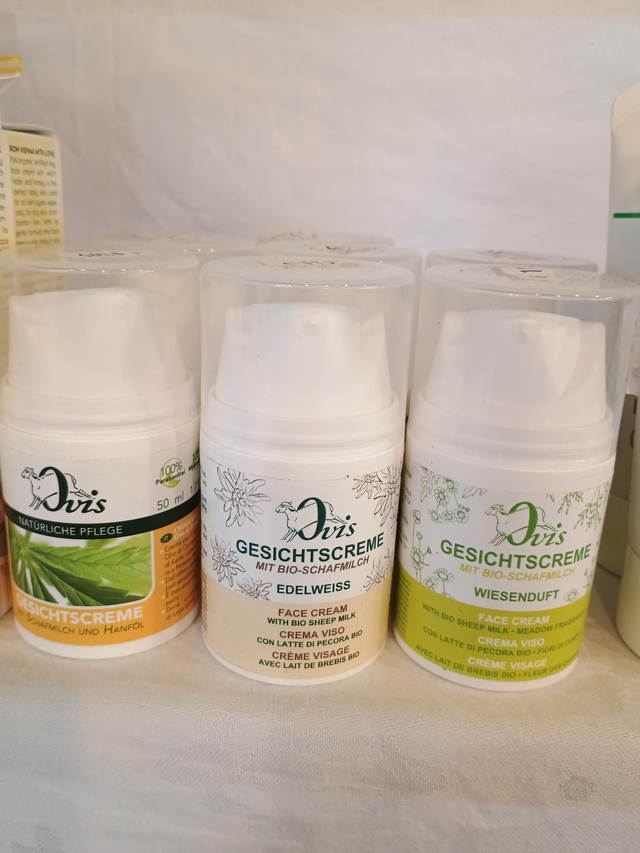 Ovis face cream