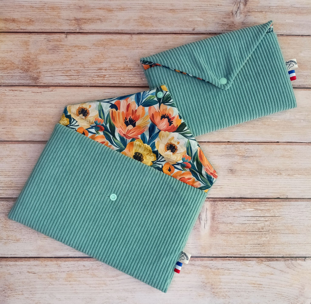 Pochette à livre broché velours vert jade