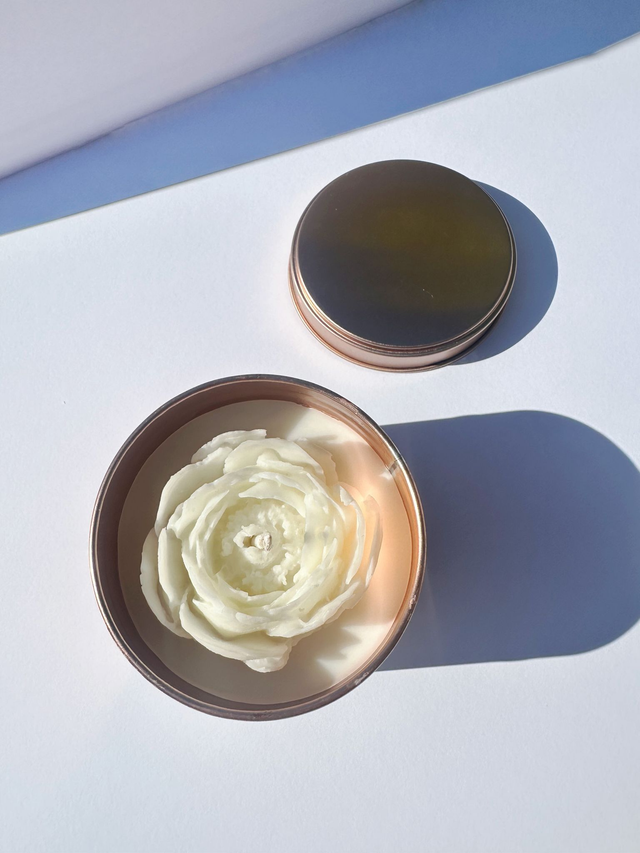 20cl Scented Beeswax Peony Candle Rose Gold