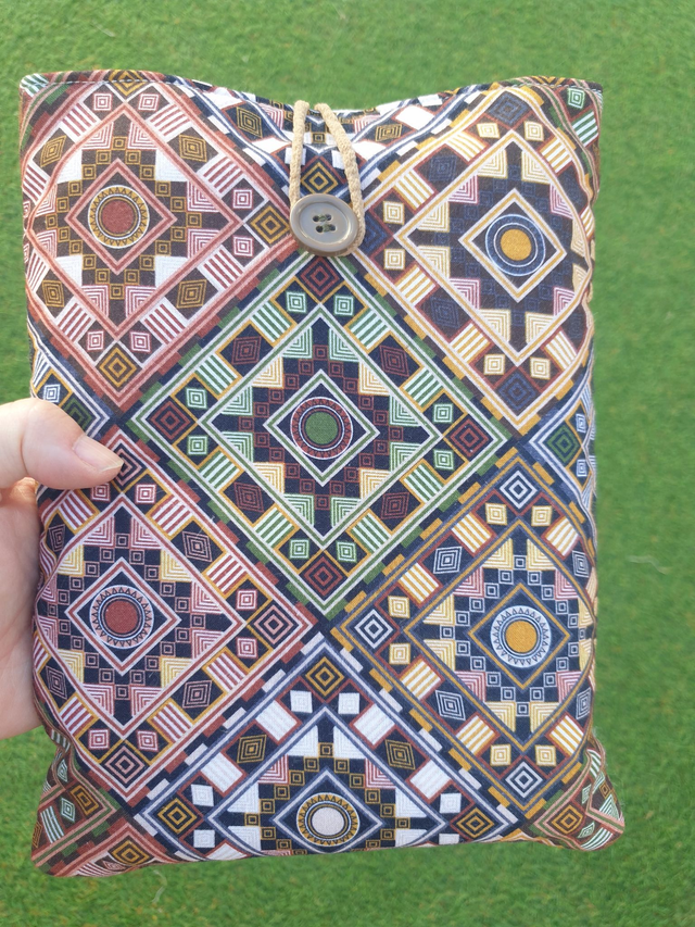 Funda de libro geométrica tonos tierra