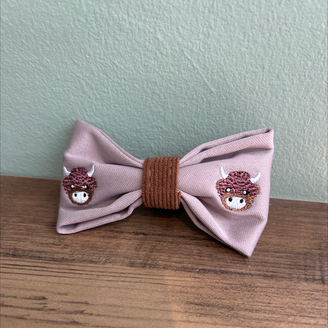 Harold highland cow bow tie 