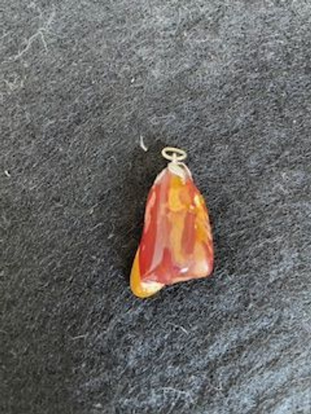 Pendentif en pierre Mookaite