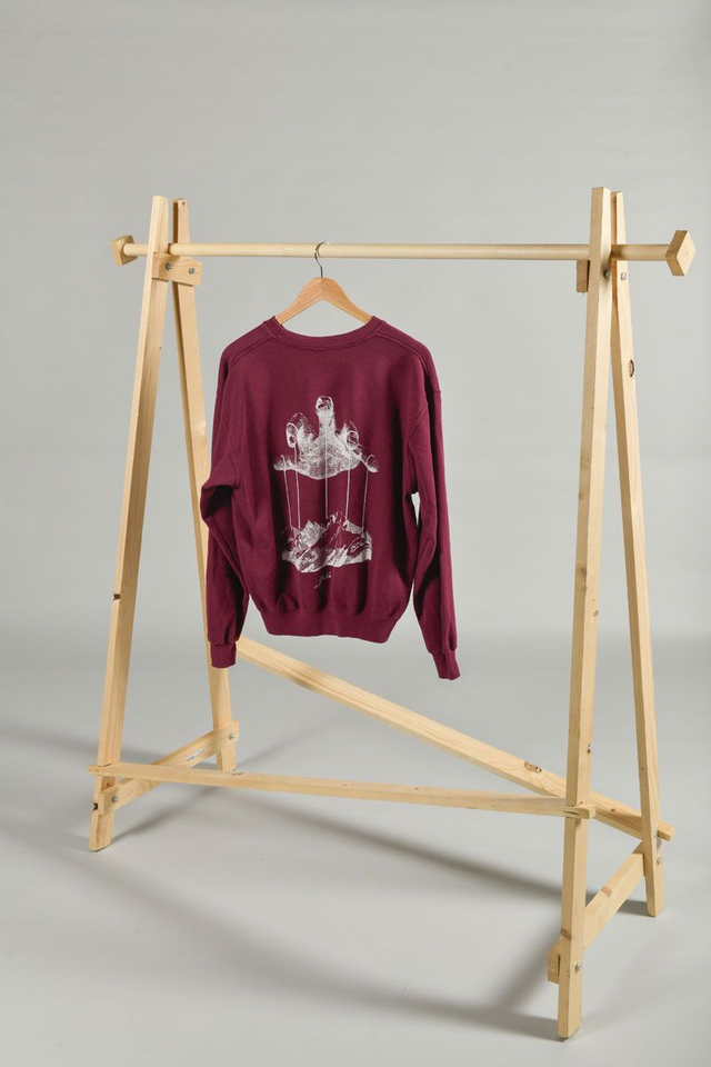 Sweat bordeaux Fruit of the loom seconde main sérigraphié – Œuvre montagne pantin