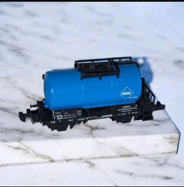 Minitrix Kesselwagen Aral 