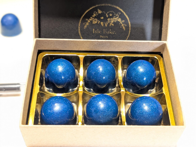 Peanut praline and salted caramel filled milk chocolates, box of 6