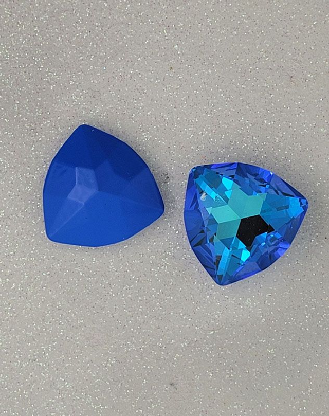 Fancy Trilliant, Sapphire JM, 24mm