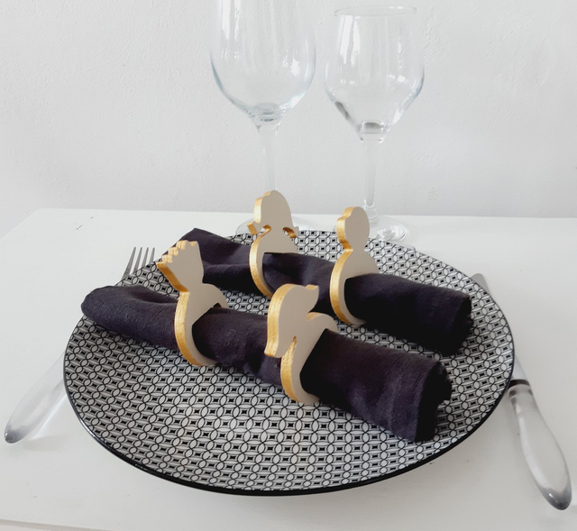 RONDS DE SERVIETTE SILHOUETTES (4 ex.)