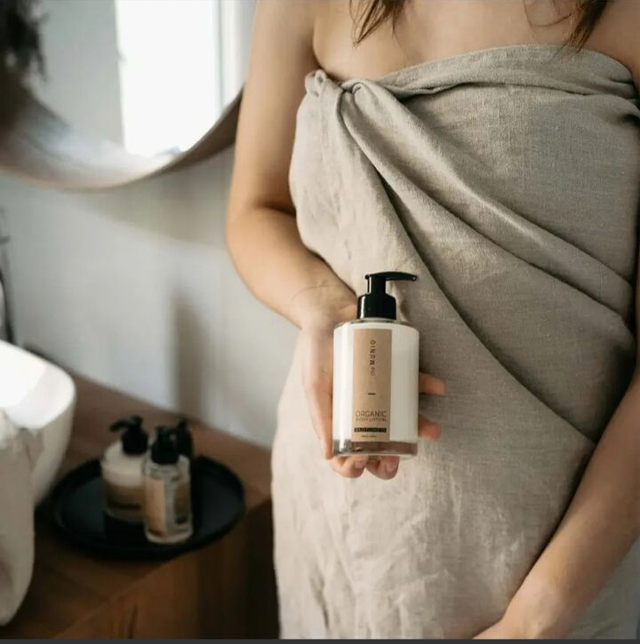 Lozione per il corpo organica al ginepro