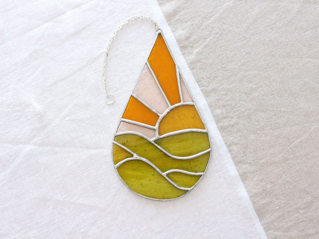 🌄 Suspension Collines en vitrail