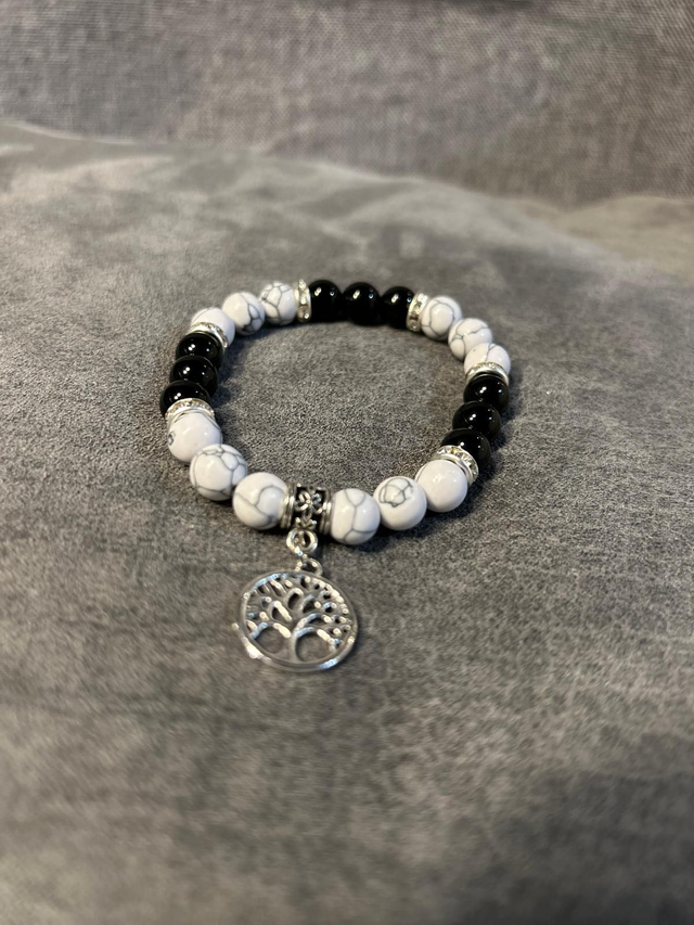 White Howlite &amp; Obsidian Bracelet Bracelet