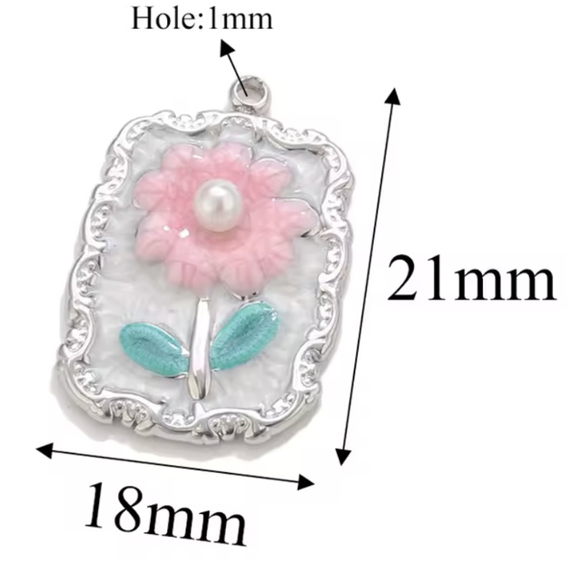 Charm rettangolo irregolare fiore rosa con perla centrale 