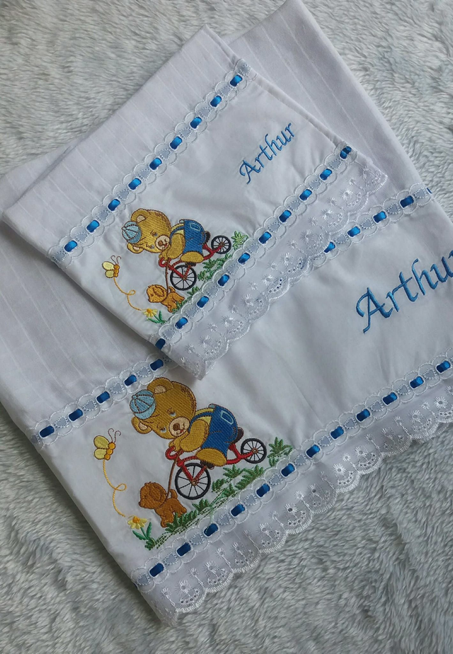 Fraldas bordadas urso bicicleta