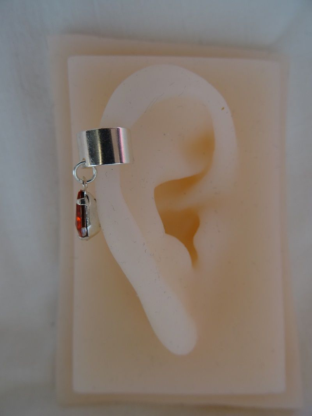 Bague d'oreille simple argent strass