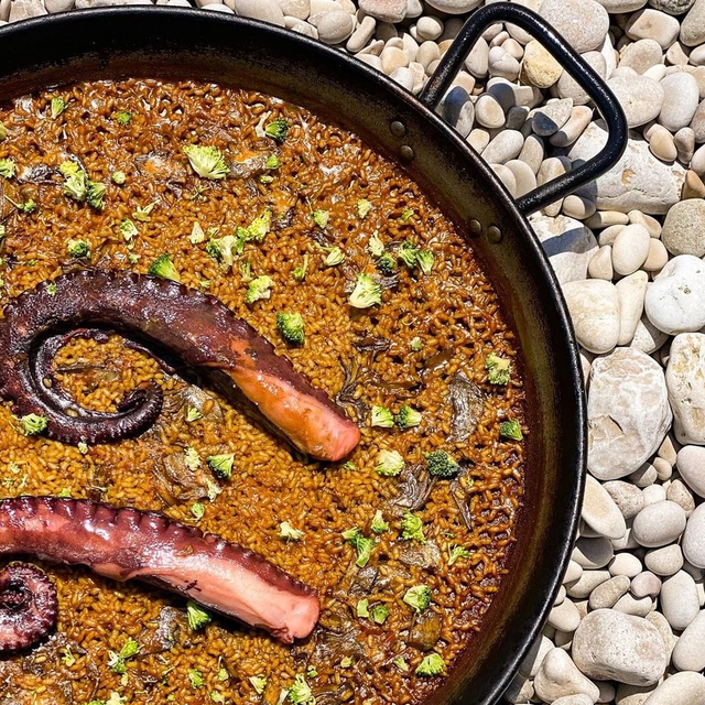 Paella de pulpo 🐙  (Minimum 4 personnes, maximum 20)
