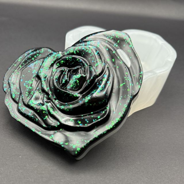 Boîte Cœur fleur noire