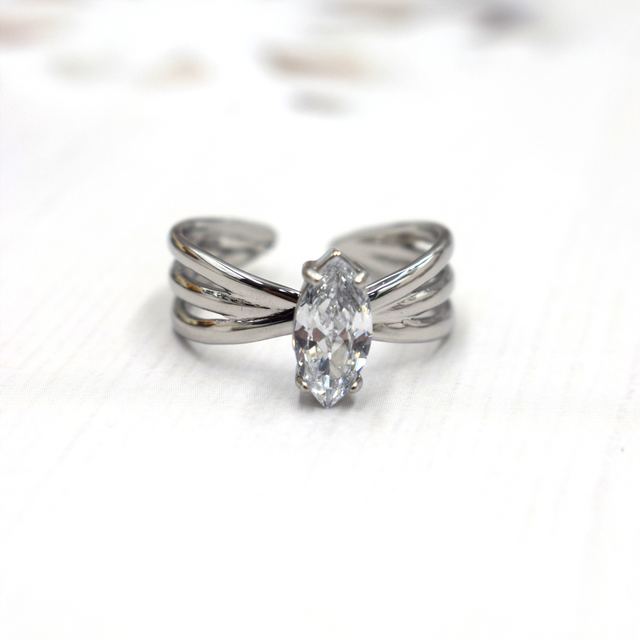 Bague croisé strass 