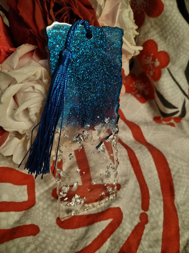 Marque-page bleu paillettes/argent