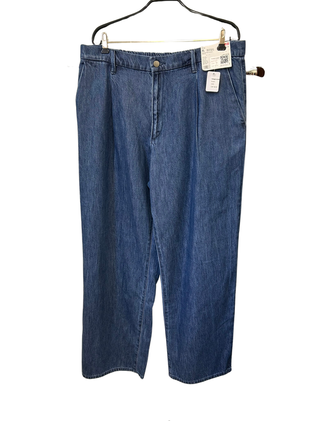 Uniqlo Trousers in Denim / Blue Jeans