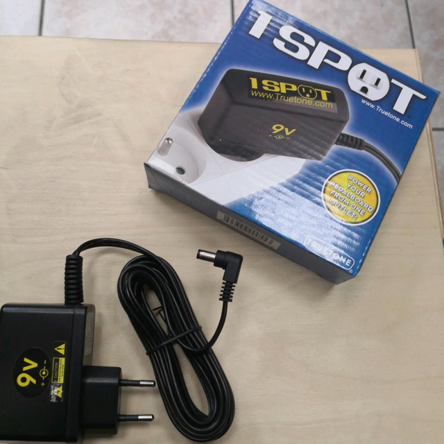 alimentation 9v 1.7A