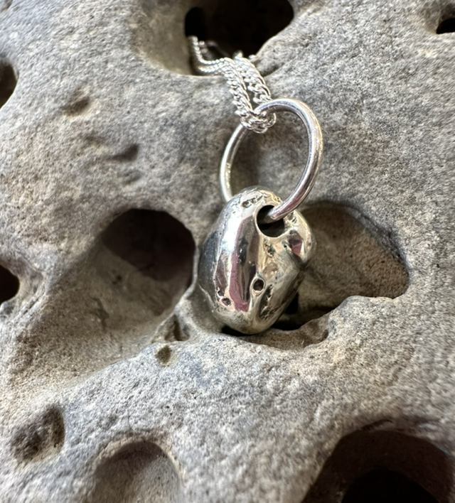 Noodle & Meow - Mini silver hagstone