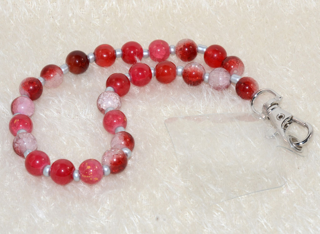 D03 - Dragonne téléphone perles verre cerise et métal