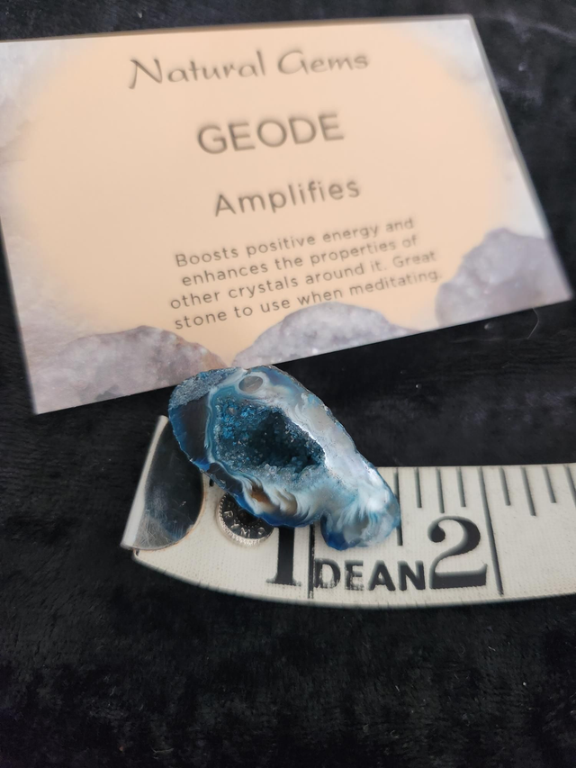 SMALL TEAL AGATE GEODE 