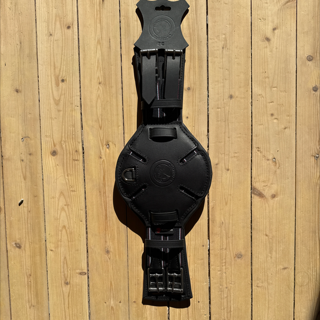 Blómatún Sattelgurt Hnokki