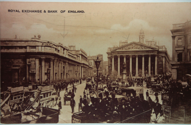 Royal Exchange & Bank of England, London - Posted 1908 unbranded postcard Our Ref: A249