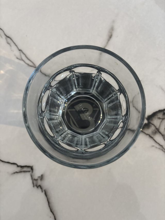 Chakra du Troisième Œil – Ajna gravé sur un dessous de verre en ardoise de 10 cm de diamètre