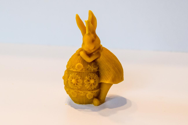 Lapin avec oeuf (côté)