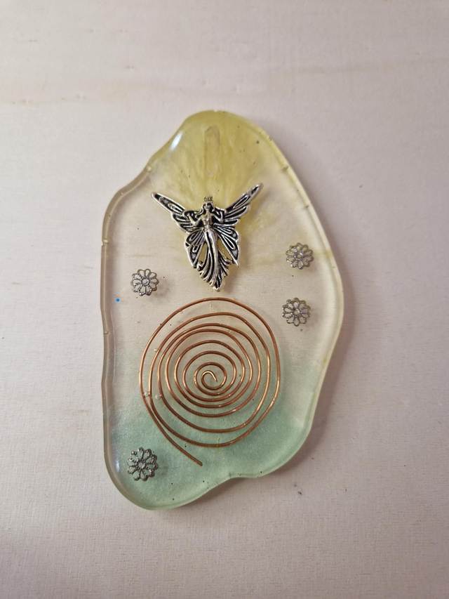 Orgonite, plaque / 082