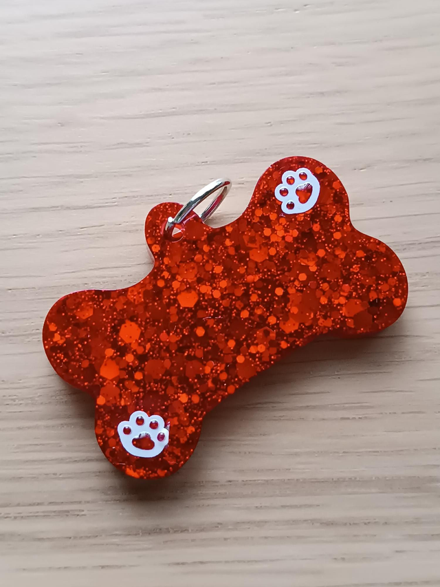 Chapa M - Nombre en Vinilo Negro 