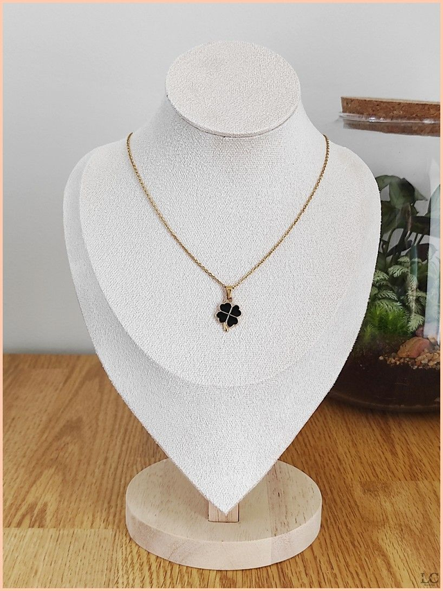Collier trèfle noir