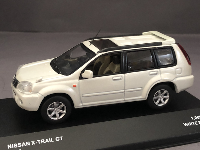 Nissan X-Trail Gt Pearl white J-Collectio 1:43