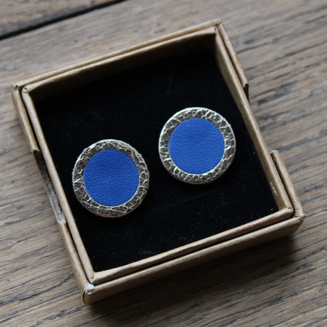 Boucles d’oreilles puces cuir rond 